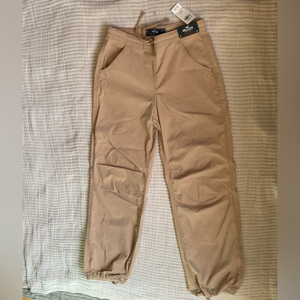Hollister Women's Tan Cargo Parachute Pants